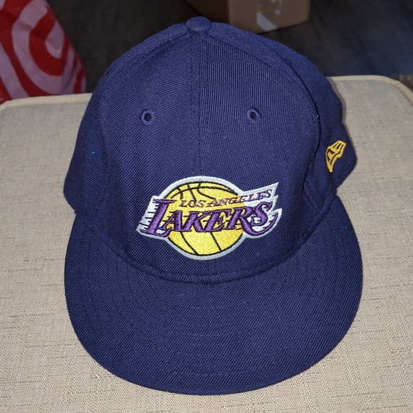 New Era LA Lakers Fitted Hat - Picture 1 of 4